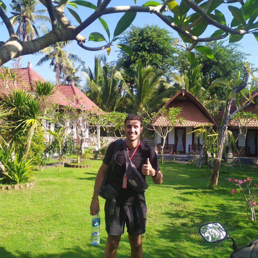 Santhi Guna Bungalow Toyapakeh Luaran gambar